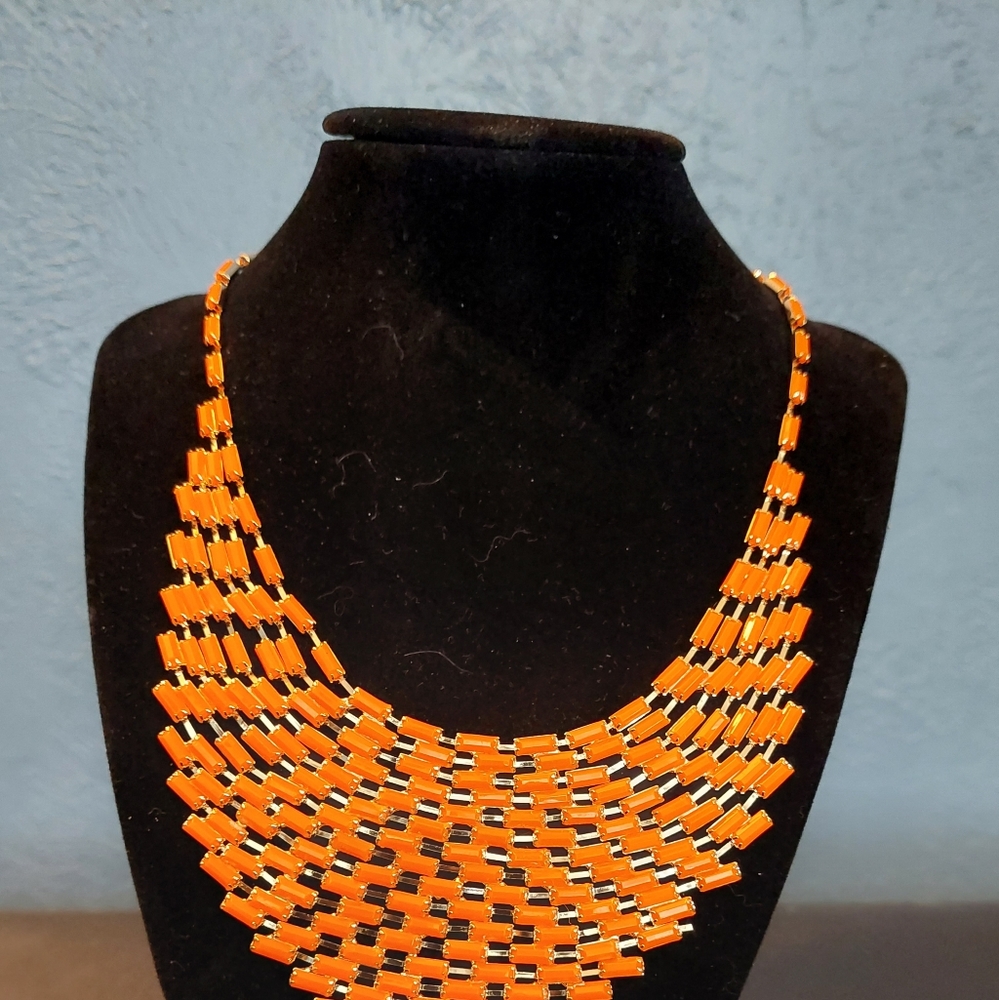 Necklace and earing set